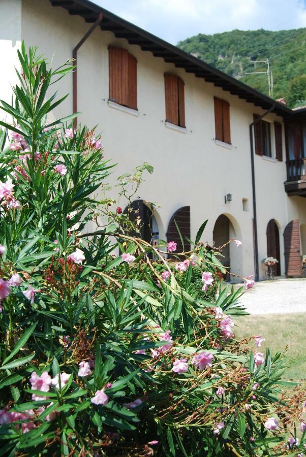 Agriturismo Cascina Bissiniga Salo Exterior photo