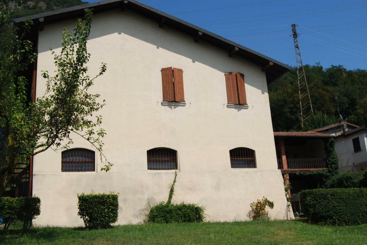 Agriturismo Cascina Bissiniga Salo Exterior photo